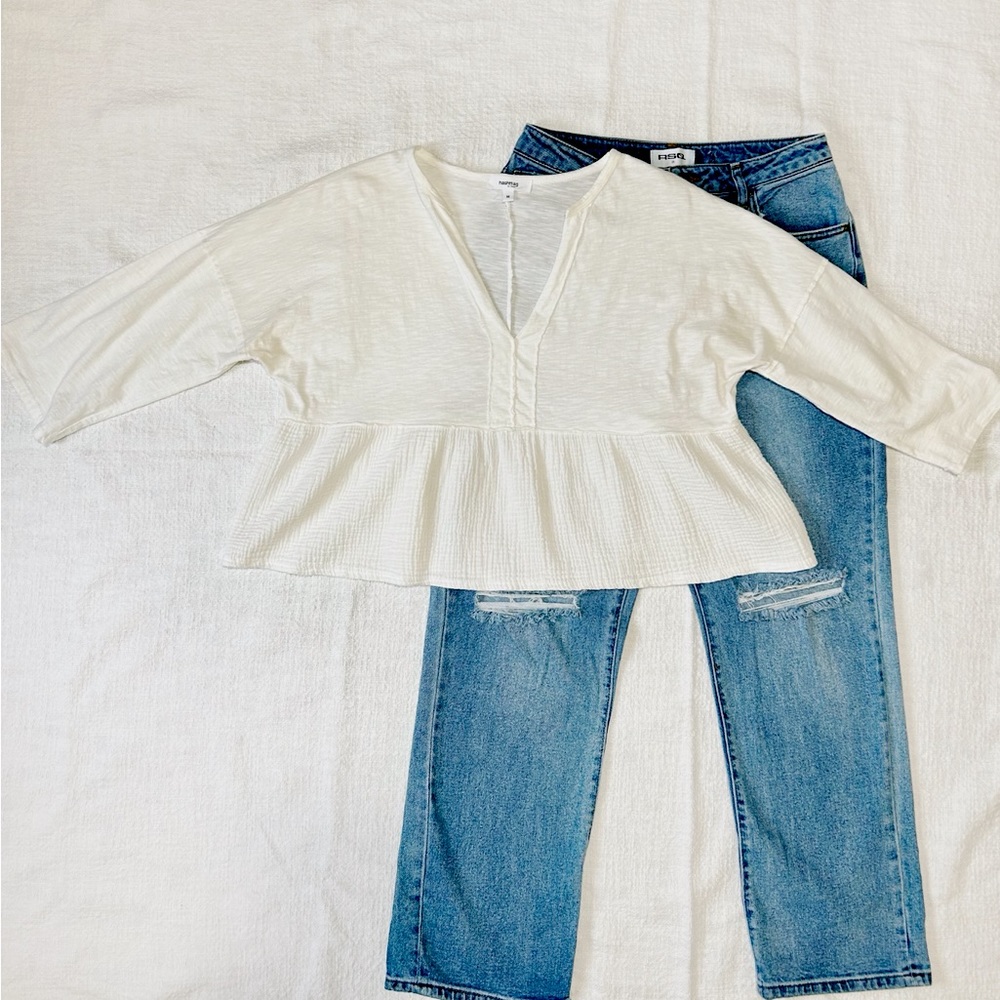 Hashttag in Trend White Long Sleeve V Neck Babydoll Blouse - Women's size Medium